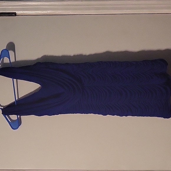 Dress - Picture 4 of 8